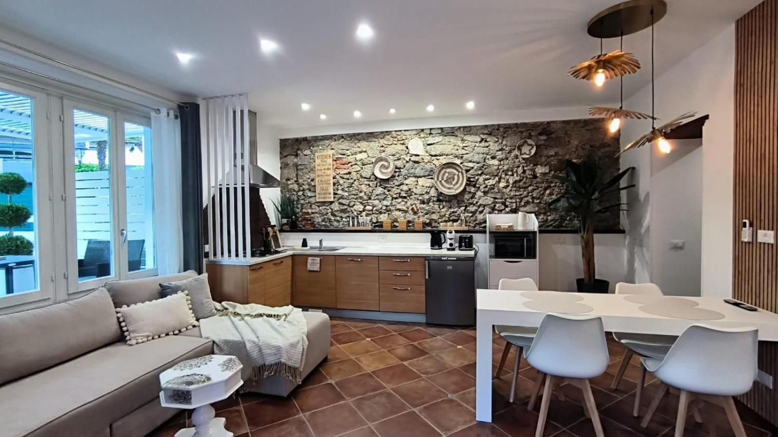 ארונה Villa Marchesa מראה חיצוני תמונה